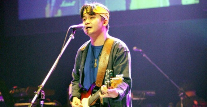 ระทึก! ‘ปู’ พงษ์สิทธิ์ เจอยกปืนขู่หน้าเวที (คลิป)