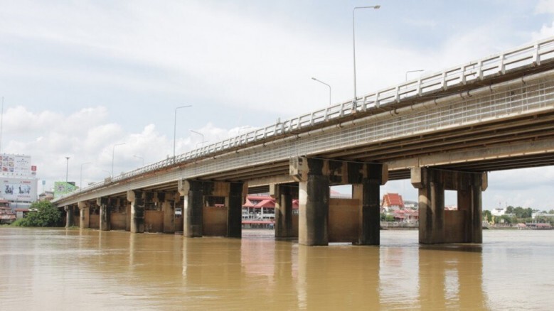 กรมชลฯ แจ้งเตือนสะพานประชาธิปไตย จุดเสี่ยงที่ต้องเฝ้าระวัง กรมชลฯ แจ้งเตือนสะพานประชาธิปไตย จุดเสี่ยงที่ต้องเฝ้าระวัง