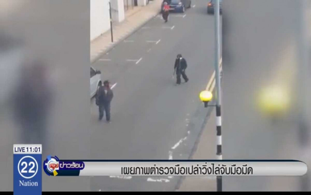 เผยภาพตำรวจมือเปล่า วิ่งไล่จับมือมีด เผยภาพตำรวจมือเปล่า วิ่งไล่จับมือมีด