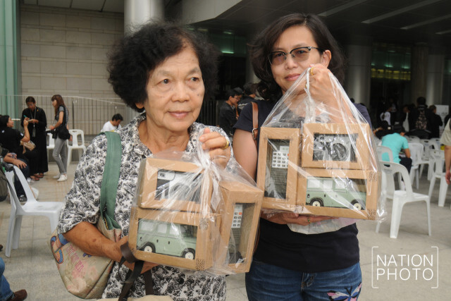 เริ่มแล้ว! "ออมเพื่อให้ตามรอยพ่อ" แลกกระปุกออมเงินรูปจำลองอุปกรณ์ทรงงานของในหลวงร.9