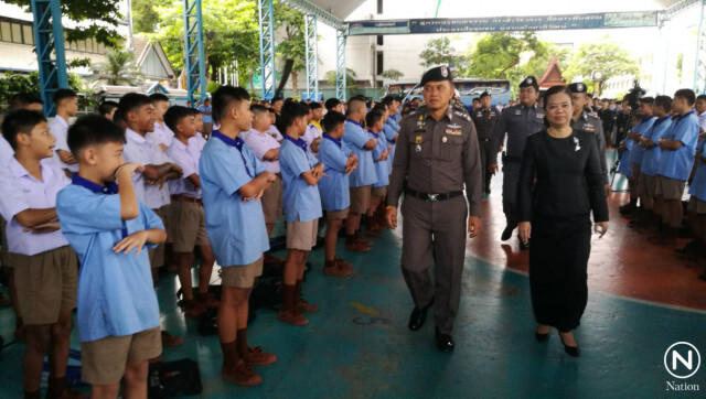 "ศานิตย์" ถกอาจารย์ ร.ร.ปทุมคงคา / นัดประชุมใหญ่ 9 ส.ค. 60