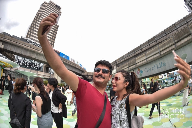 เปิดแล้ว! สกายพลาซ่าสี่แยกปทุมวัน มูลค่า 300 ล้านบาท