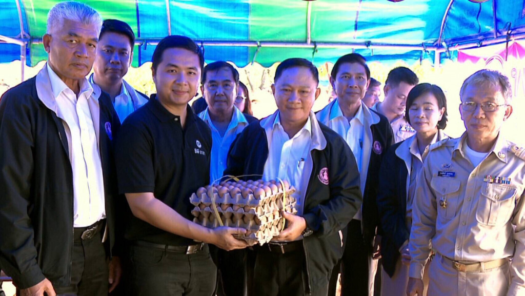 เครือซีพีให้ความช่วยเหลือผู้ประสบภัยน้ำท่วมในพื้นที่ภาคอีสาน เครือซีพีให้ความช่วยเหลือผู้ประสบภัยน้ำท่วมในพื้นที่ภาคอีสาน