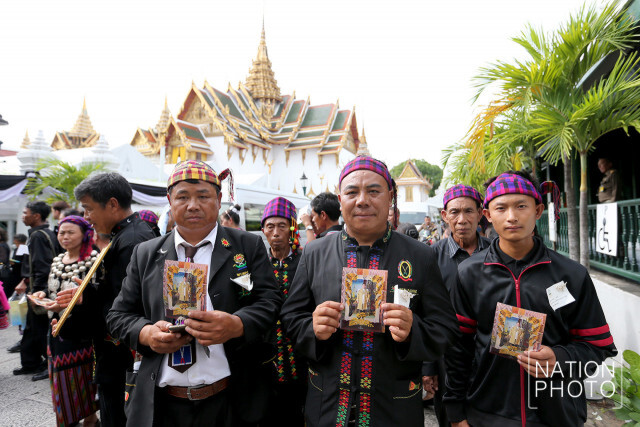 ชาวเขาโครงการหลวงเดินทางมากราบสักการะพระบรมศพ รัชกาลที่ 9