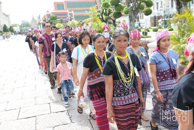 ชาวเขาโครงการหลวงเดินทางมากราบสักการะพระบรมศพ รัชกาลที่ 9