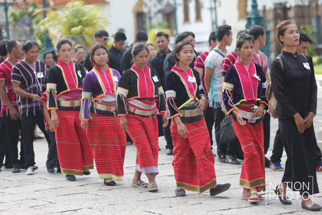 ชาวเขาโครงการหลวงเดินทางมากราบสักการะพระบรมศพ รัชกาลที่ 9