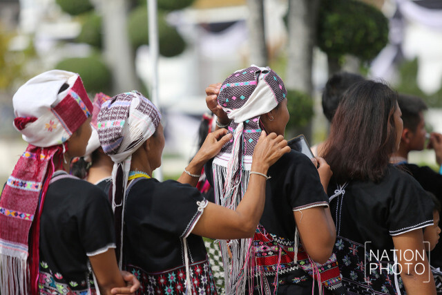 ชาวเขาโครงการหลวงเดินทางมากราบสักการะพระบรมศพ รัชกาลที่ 9
