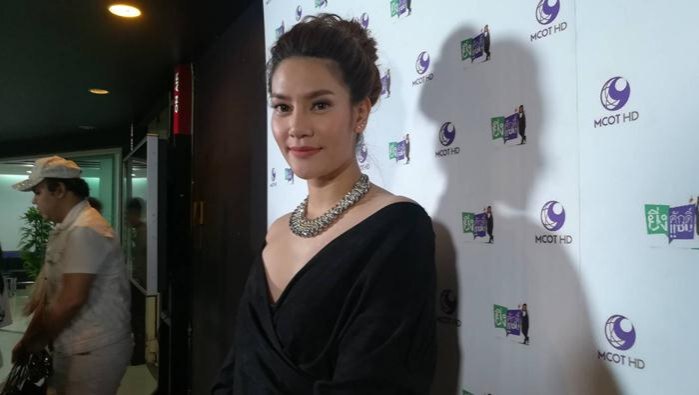 "น้ำตาล สรัญญา" ยืดอกรับโพสต์แรงแขวะพระเอกชื่อดัง