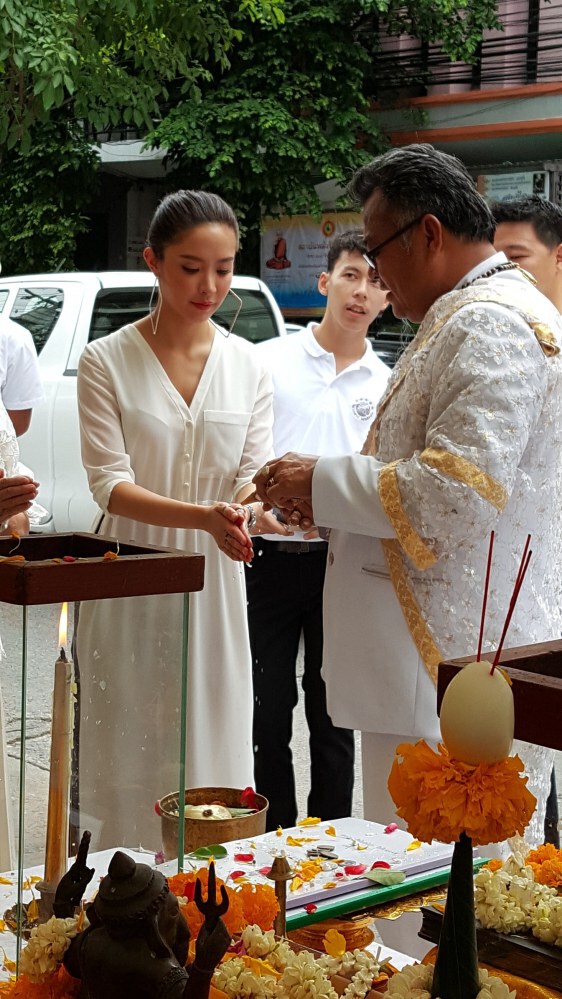 ดาราแน่นไฟว์สตาร์บวงสรวง 'ตี 3 ภาค 3'