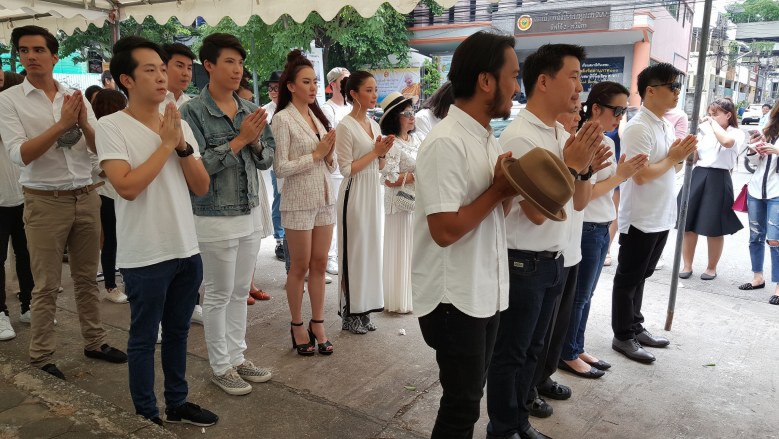 ดาราแน่นไฟว์สตาร์บวงสรวง 'ตี 3 ภาค 3'