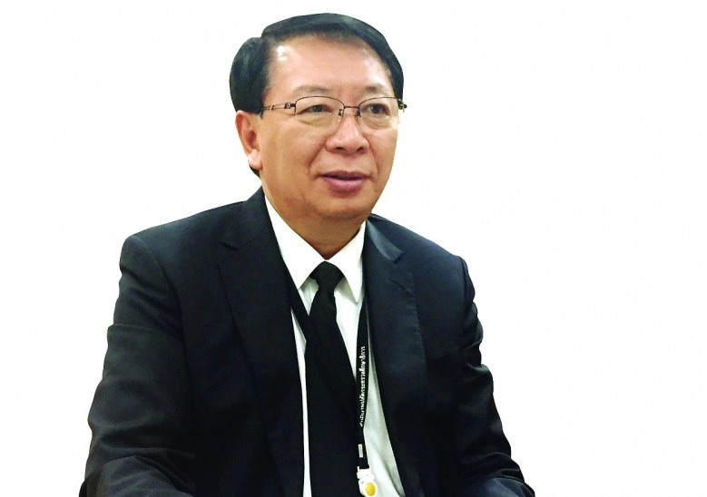 รถตู้-สองแถว หรือรถรับส่งนักเรียน??