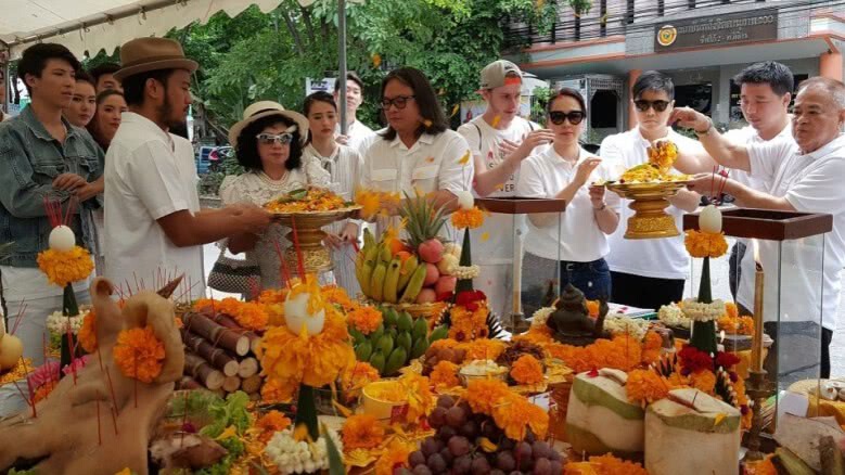ดาราแน่นไฟว์สตาร์บวงสรวง 'ตี 3 ภาค 3'