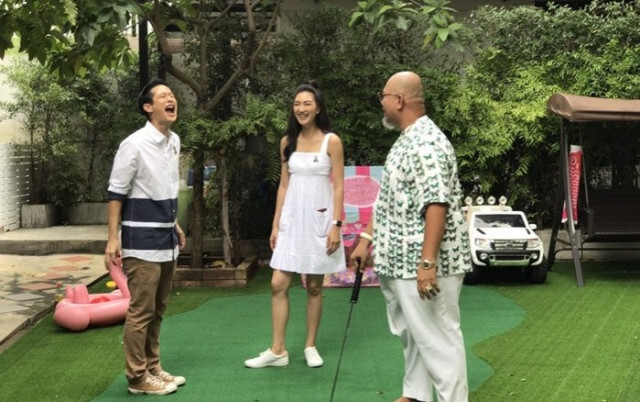 บุกบ้านคู่หูแม่ลูกซุปตาร์ 'แม่หน่อย – แพนเค้ก'