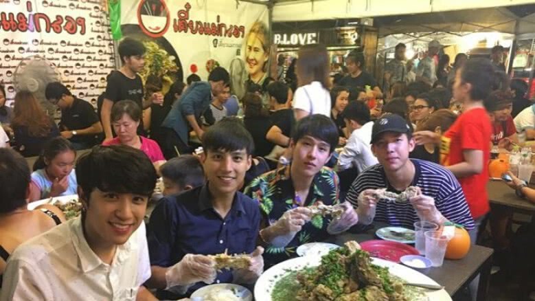 'แก๊งโตแล้ว' เที่ยวตามใจคุณแม่คนดัง