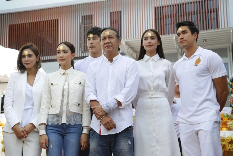 'อ๊อฟ' นำทีม 'แต้ว-เคน-ณเดชน์-ญาญ่า' เปิดกล้องหนัง ‘นาคี’