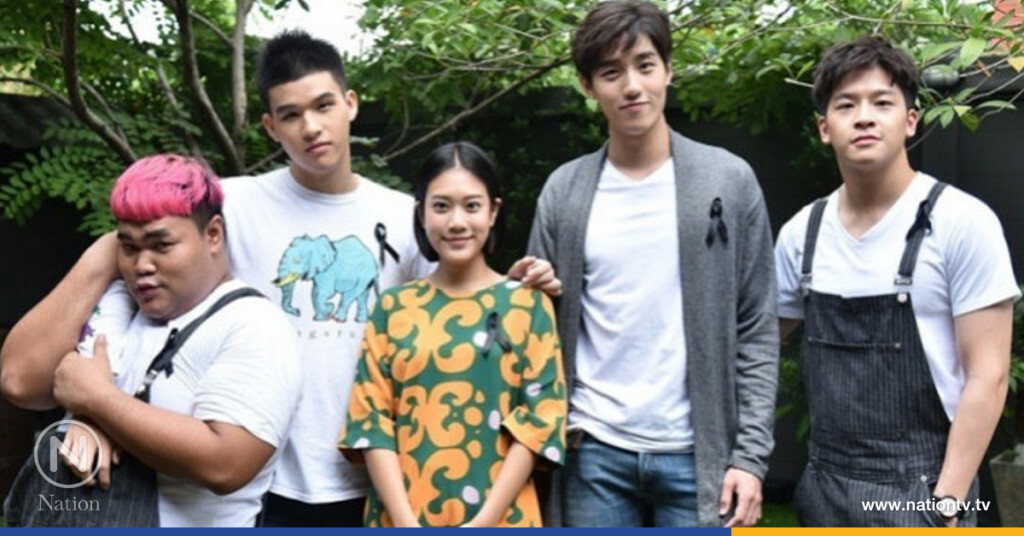 "ต่อ-สกาย-เบลล์" ฝึกร้อยมาลัย มอบคุณแม่