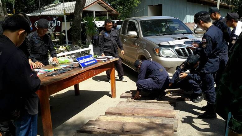 บุกจับไม้พะยูงคาบ้านพักเตรียมส่งออกเขมร