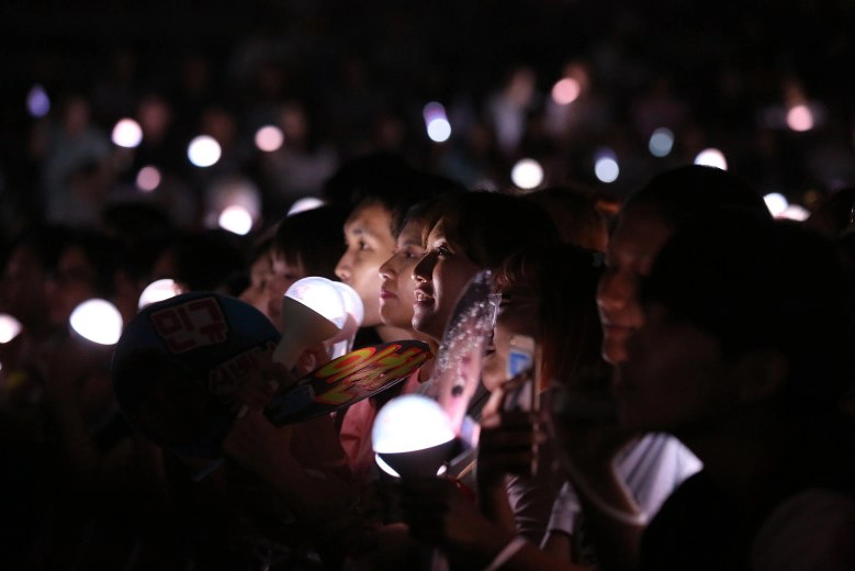 กรี๊ดสนั่น! 13 หนุ่ม SEVENTEEN แดนซ์สุดพลัง สาดความสุขให้แฟนๆ