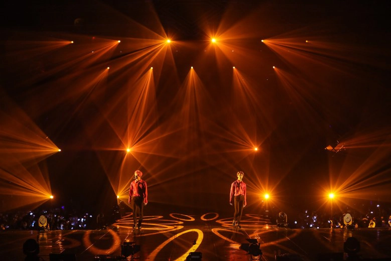 กรี๊ดสนั่น! 13 หนุ่ม SEVENTEEN แดนซ์สุดพลัง สาดความสุขให้แฟนๆ