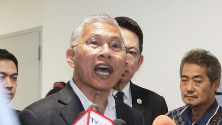 “วัฒนา”เข้ารับทราบข้อกล่าวหา ปอท.