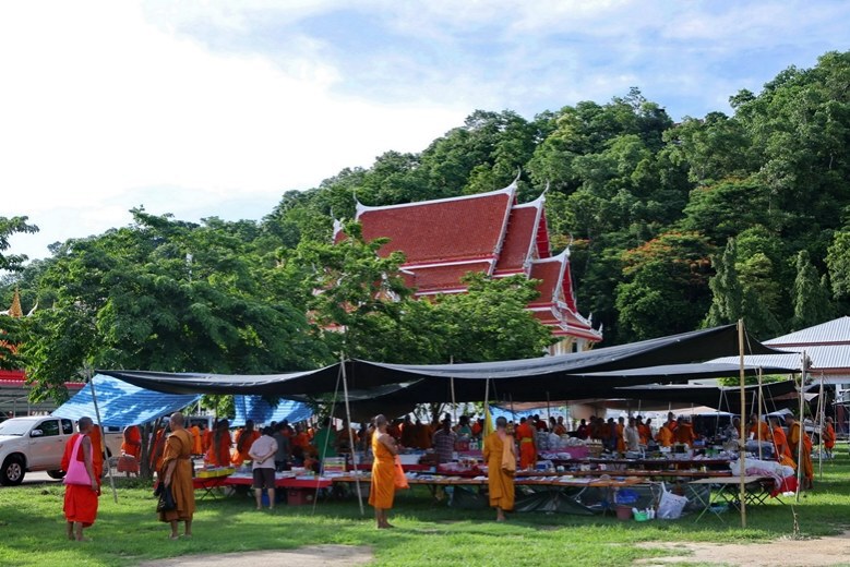 ค้างคาวนับล้าน "วัดเขาช่องพราน"