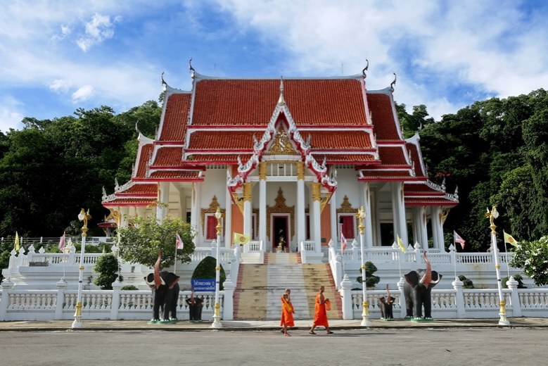 ค้างคาวนับล้าน "วัดเขาช่องพราน"