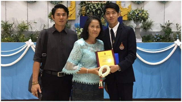 "ผู้หญิงหัวใจแกร่ง" ขับแท็กซี่ ส่งลูกเรียน