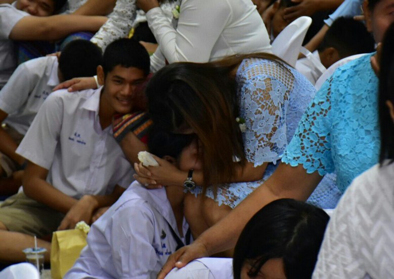 ร้อยดวงใจบอกรักแม่