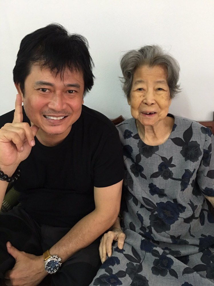 คุณแม่ 'หนุ่ม’ สันติสุข จากไปแล้ว