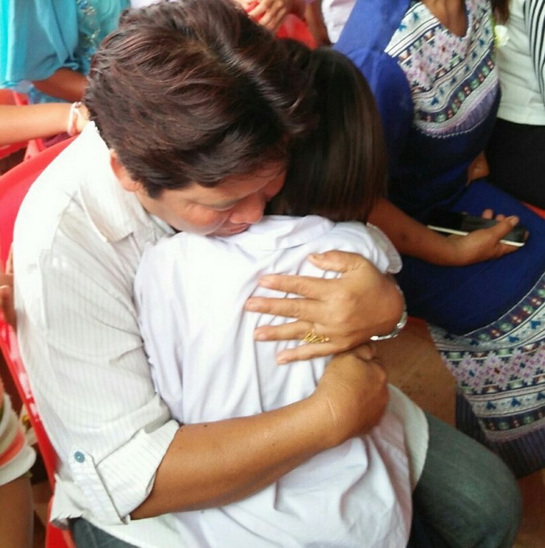ร้อยดวงใจบอกรักแม่