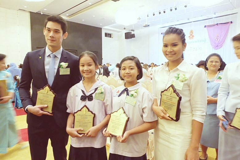 'กันต์' นำทีมนักร้องเวิร์คพ้อยท์ รับรางวัลลูกกตัญญู ปี 2560
