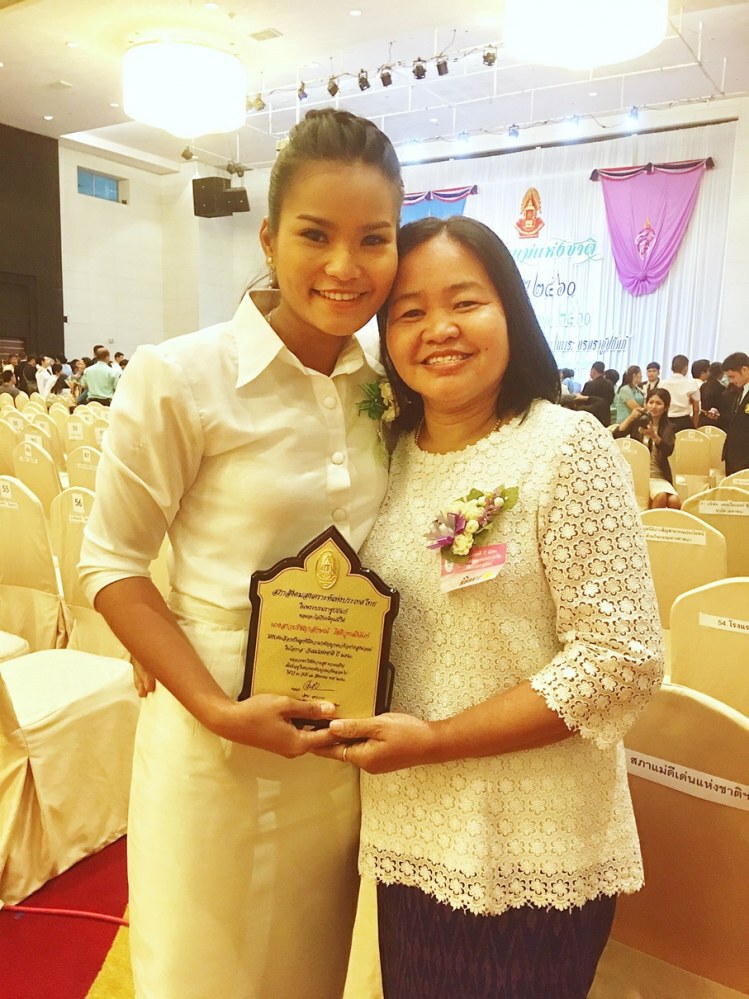 'กันต์' นำทีมนักร้องเวิร์คพ้อยท์ รับรางวัลลูกกตัญญู ปี 2560