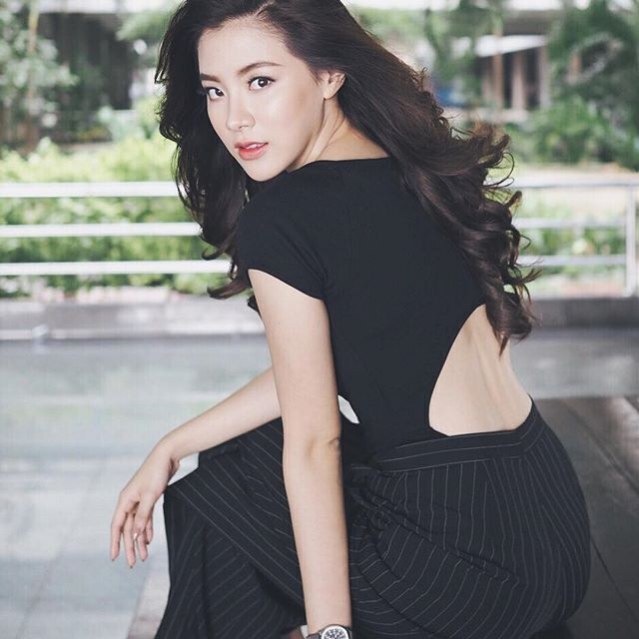 "ใบเฟิร์น"รับ
ไปทำบุญกับ"ท็อป" 
ลั่นไม่คาดหวังความสัมพันธ์ 