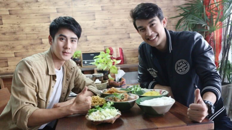‘บอส’ชวน ‘เซินเจิ้น’อิ่มท้อง ที่ ร้านล้านนาอาหารเหนือ ‘บอส’ชวน ‘เซินเจิ้น’อิ่มท้อง ที่ ร้านล้านนาอาหารเหนือ
