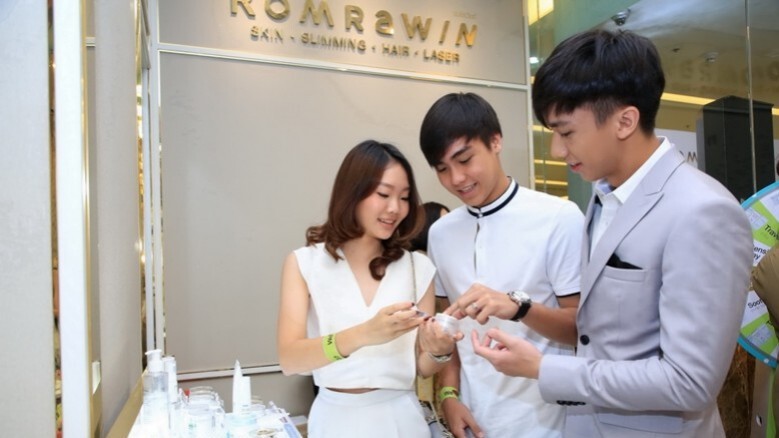 “คู่แม่ลูกคนดัง” กระชับผิวสวยฉลองวันแม่ “คู่แม่ลูกคนดัง” กระชับผิวสวยฉลองวันแม่