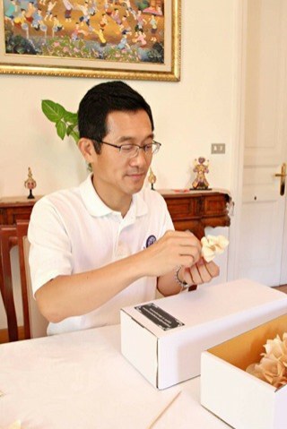 บอกรักด้วยดอกจันทน์ปาปีรุส