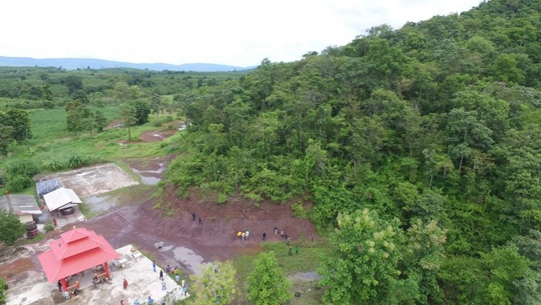 พบซากฟอสซิล-ฟันไดโนเสาร์ที่เชิงเขาชี