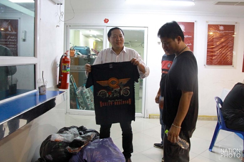 บุกจับ!ร้านขายสินค้าละเมิดลิขสิทธิ์