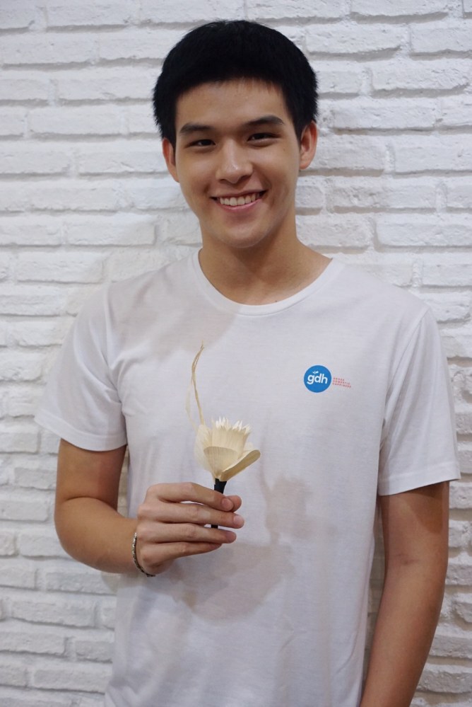 จีดีเอช ร่วมน้อมใจประดิษฐ์ดอกไม้จันทน์ ถวายในหลวงรัชกาลที่9