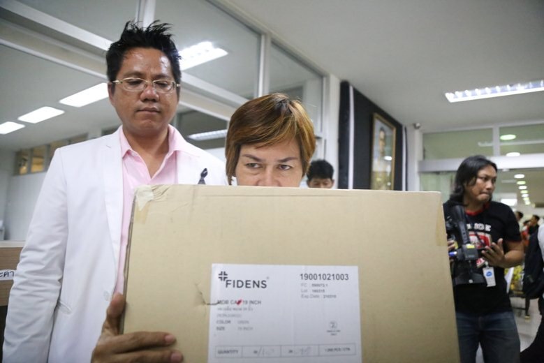“แม่น้องพลอย”ร่ำไห้รับกระดูกลูกไปบำเพ็ญกุศล