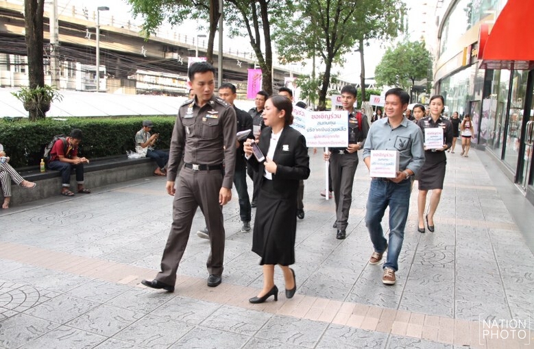 ตร.ลาดพร้าวรับบริจาคช่วยน้ำท่วมอีสาน