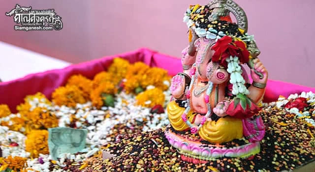 รมต.ท่องเที่ยว ร่วมสักการะองค์พระพิฆเนศ เทศกาลคเณศจตุรถี 2560