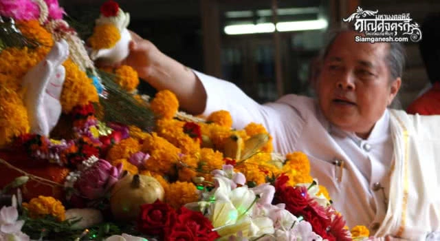 รมต.ท่องเที่ยว ร่วมสักการะองค์พระพิฆเนศ เทศกาลคเณศจตุรถี 2560