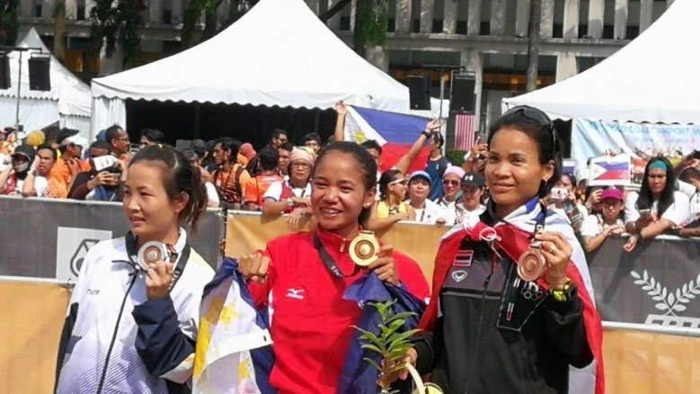 "ฝน" ณัฐธยาน์ ธนรณวัฒน์ ปอดเหล็กสาวไทย อำลาทีมชาติ "ฝน" ณัฐธยาน์ ธนรณวัฒน์ ปอดเหล็กสาวไทย อำลาทีมชาติ