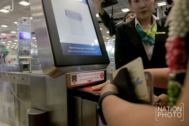 สุวรรณภูมิเปิดช่องทางตรวจหนังสือเดินทางอัตโนมัติ แก้ไขปัญหาผู้โดยสารหนาแน่น