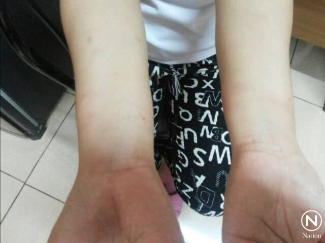 เร่งล่า! หนุ่มปืนตึกจับลูกจ้างร้านขายยามัดมือเท้า หวังข่มขืน