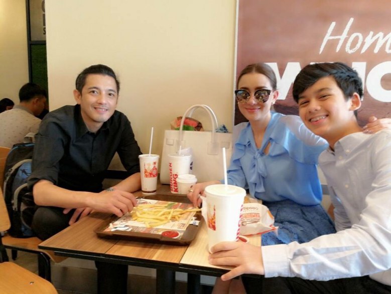 ‘นิโคล-หนุ่ม’ โพสต์รูปจับมือกันแน่น เคลียร์ข้อสงสัย!