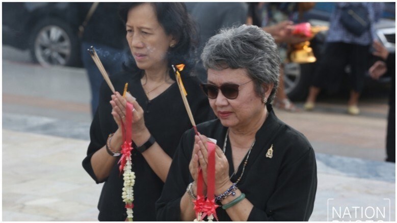 "รมต.อภิรดี" ดอดสักการะย่าโม (ภาพชุด) "รมต.อภิรดี" ดอดสักการะย่าโม (ภาพชุด)