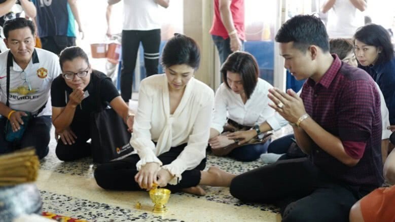 "ปู"เดินสายทำบุญ "ปู"เดินสายทำบุญ