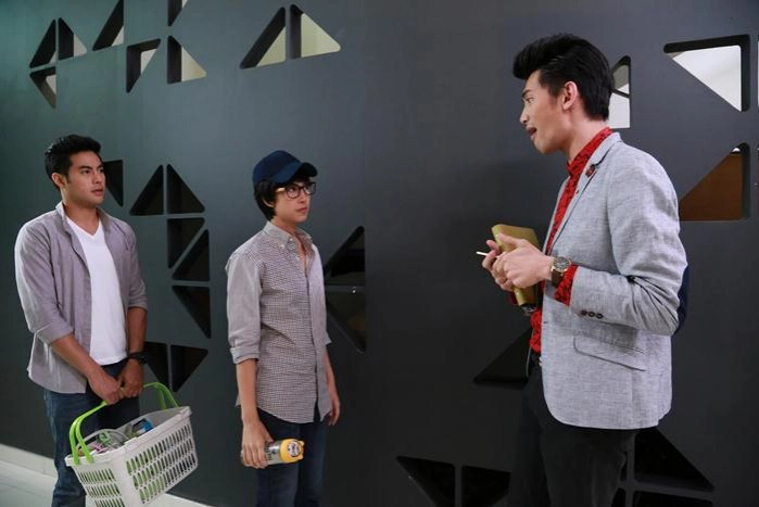 จอแก้ว เรื่องย่อ รักหลงโรง